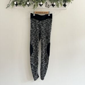 Women's Nike Pro Plus Small Hyperwarm Textured Brushed Leggings Black